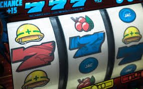 Pluma 777